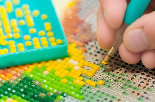 תהליך יצירה בערכת יצירה ביהלומים