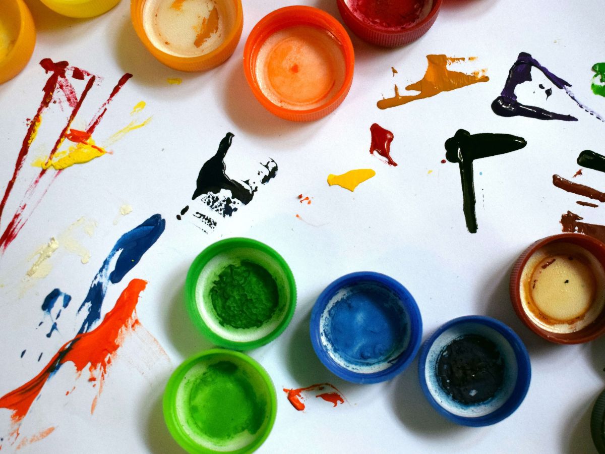 איך להפוך את קישוט הסוכה לפעילות משפחתית יצירתית איך להפוך את קישוט הסוכה לפעילות משפחתית יצירתית